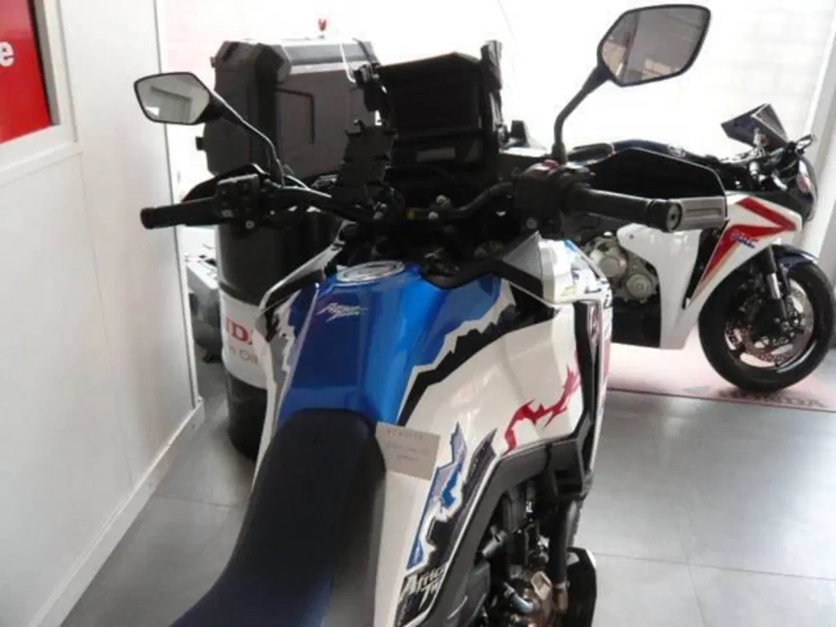 Honda Africa Twin CRF 1100L ES (2024 - 26) (3)