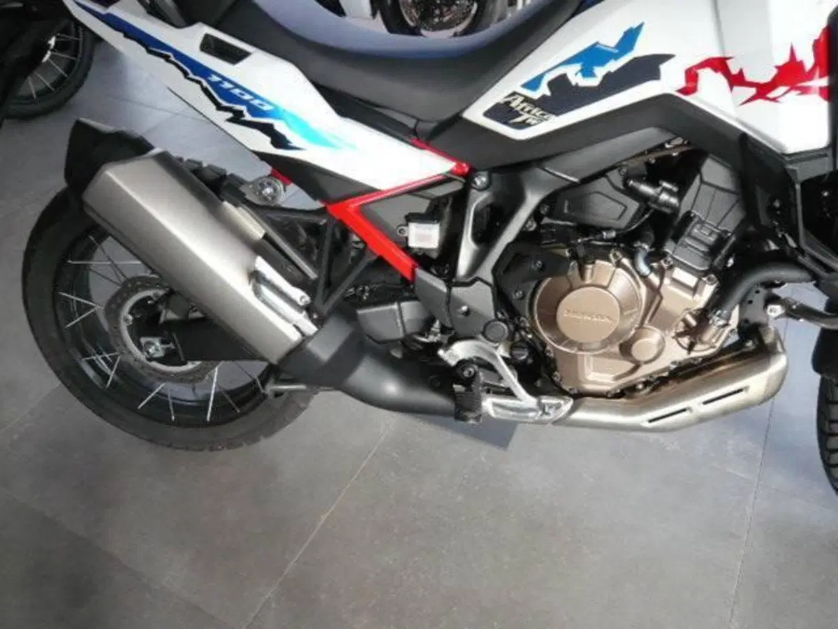 Honda Africa Twin CRF 1100L ES (2024 - 26) (6)