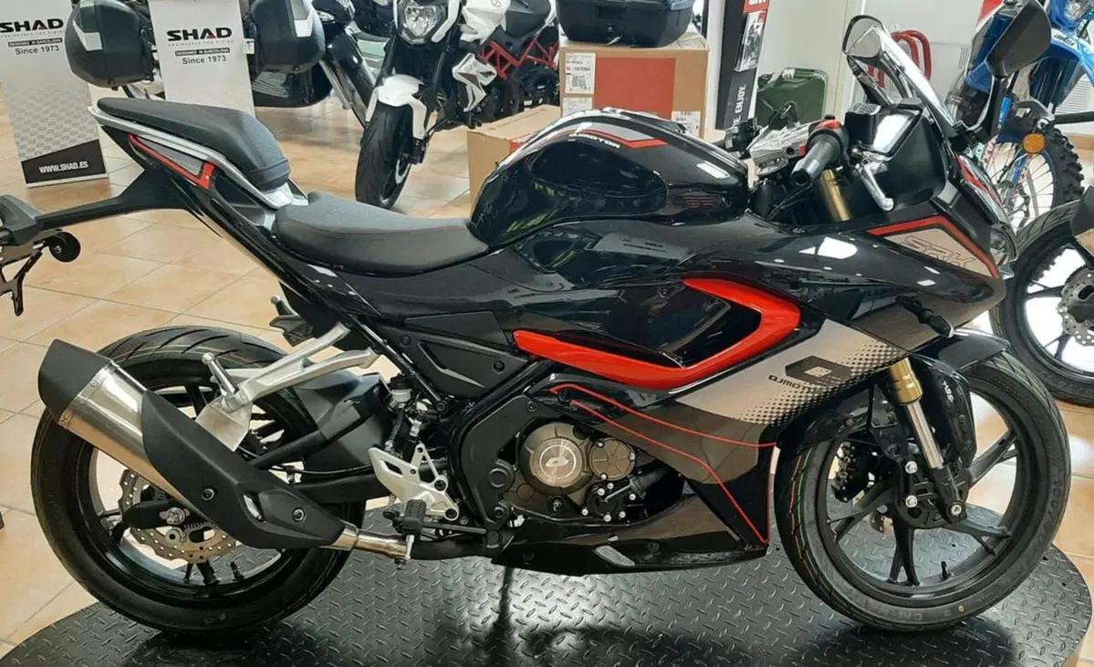 QJ Motor SRK 125 R (2025 - 26)