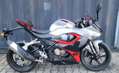 QJ Motor SRK 125 R (2025 - 26) nuova