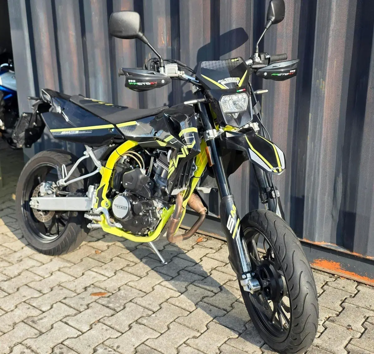 Swm SM 125 R (2022 - 24) (3)