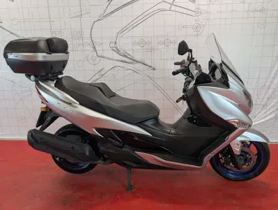 Suzuki Burgman 400 (2022 - 24) usata