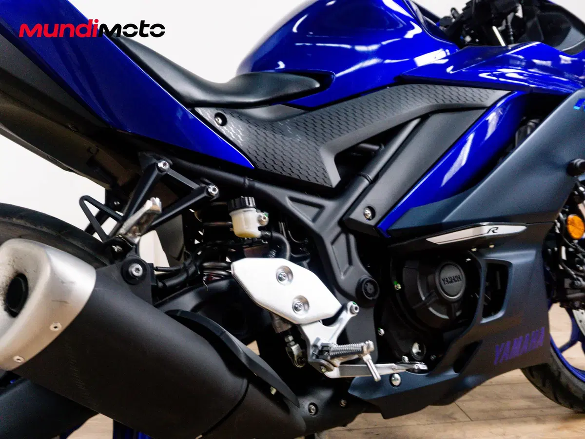 Yamaha YZF R3 (2018) (4)