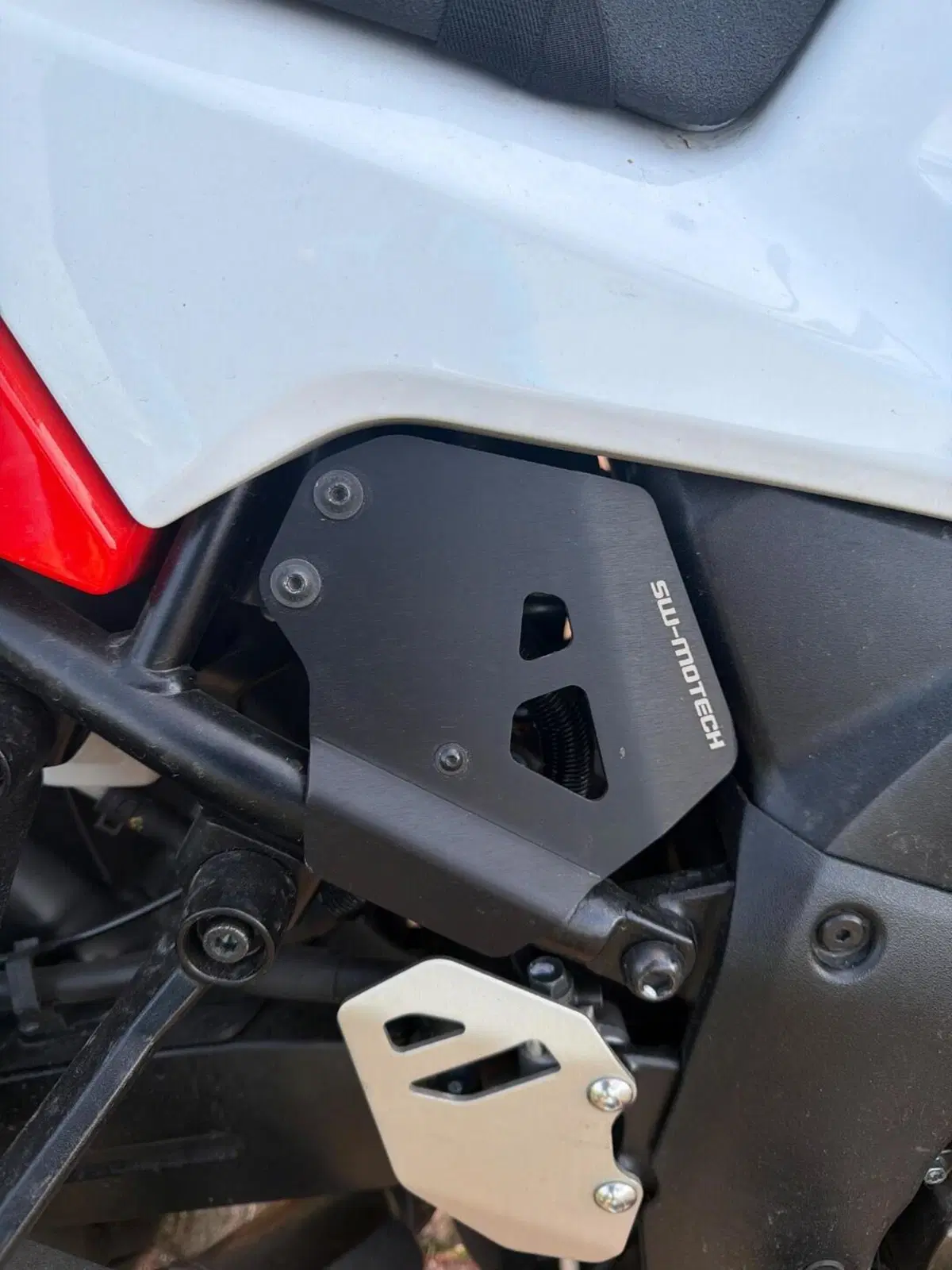 Suzuki V-Strom 1050XT (2020 - 23) (8)