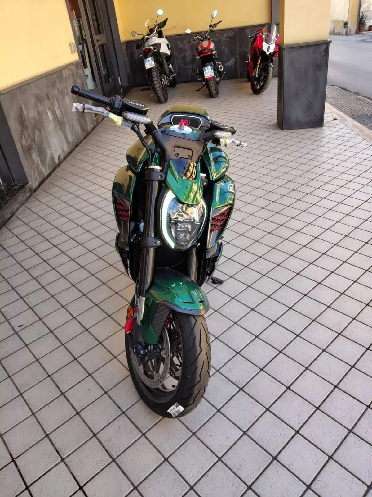 Ducati Diavel for Bentley (2024) (3)