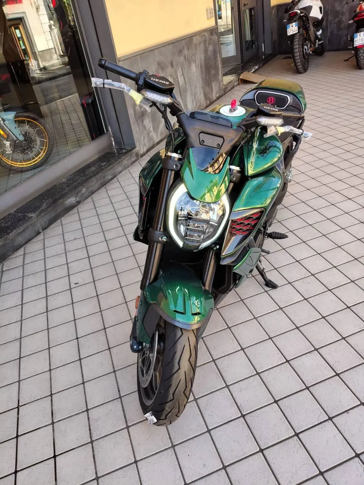 Ducati Diavel for Bentley (2024) (4)