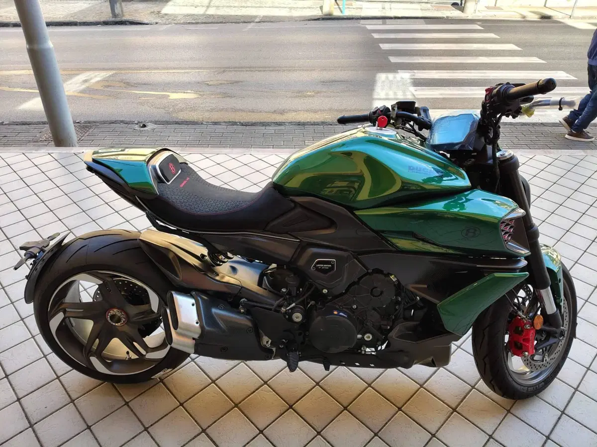 Ducati Diavel for Bentley (2024) (7)
