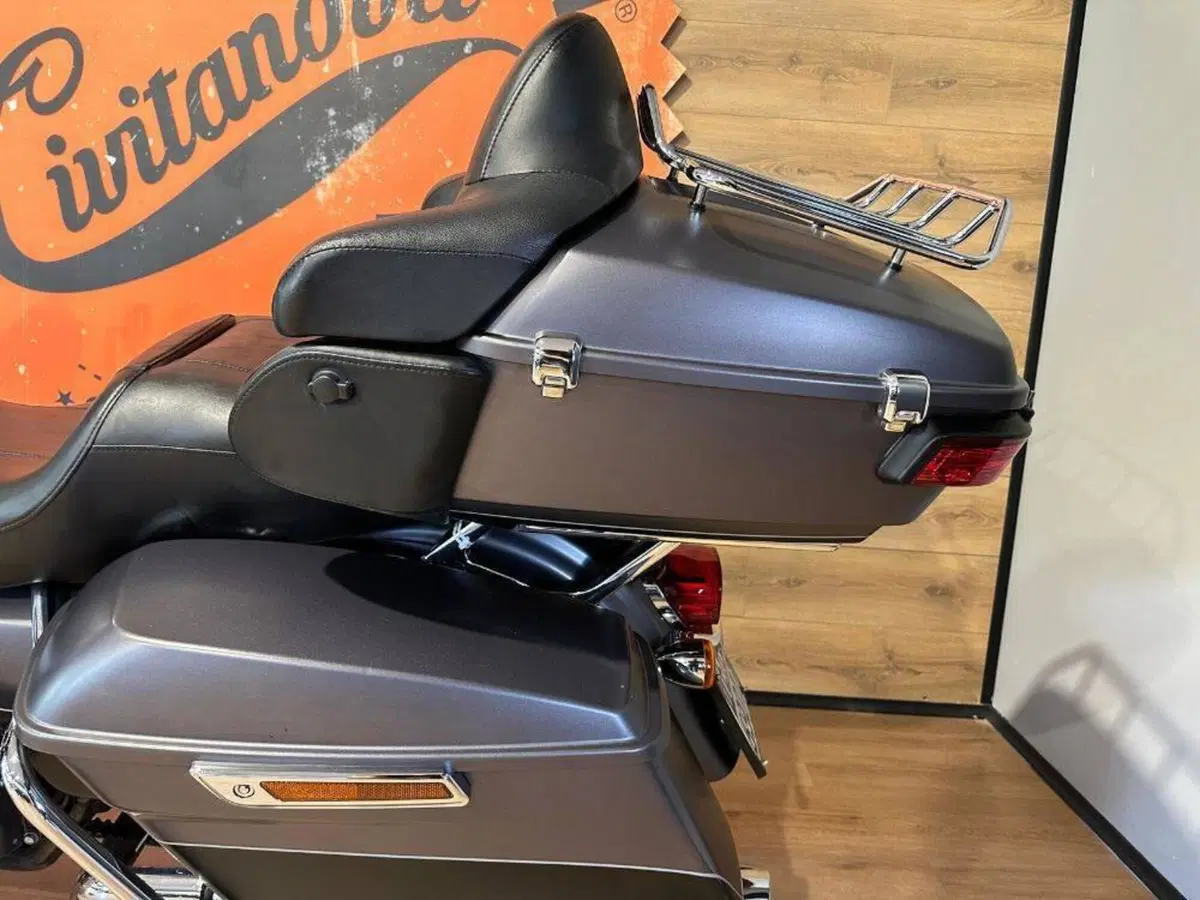 Harley-Davidson 107 Electra Glide Ultra Limited (2017 - 18) - FLHTK (11)