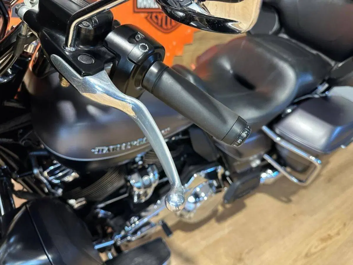 Harley-Davidson 107 Electra Glide Ultra Limited (2017 - 18) - FLHTK (12)