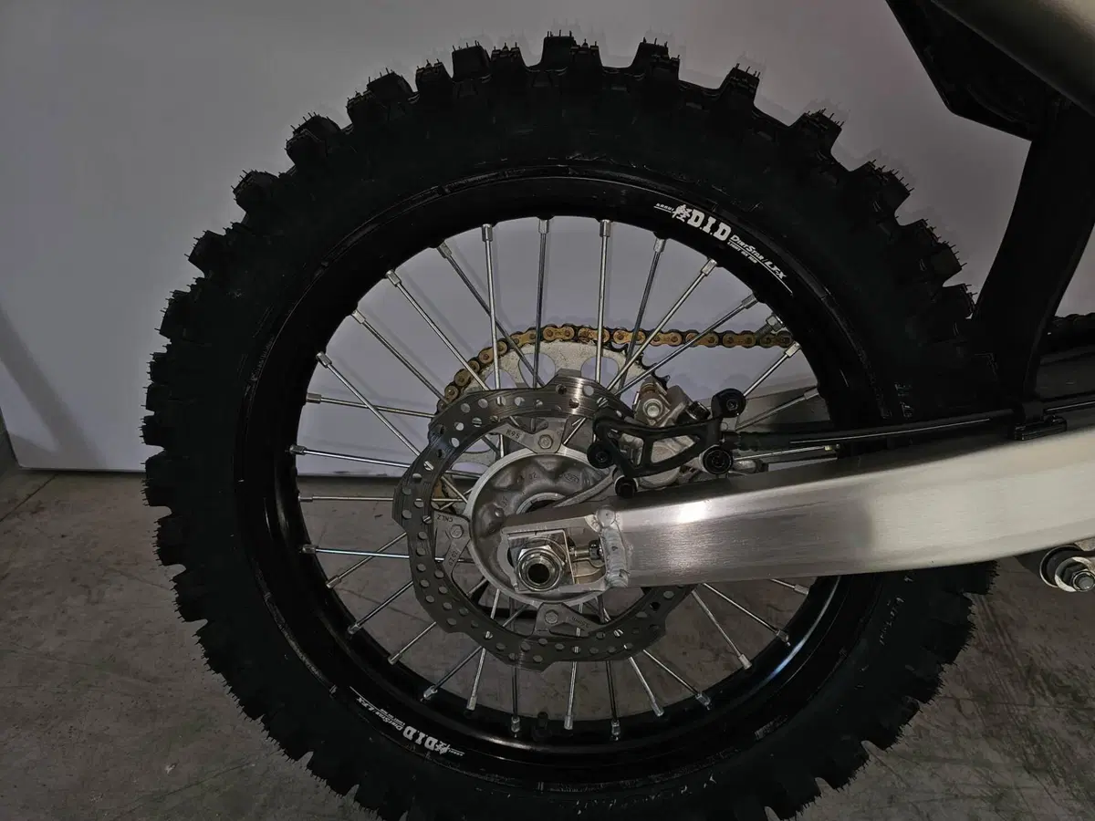 Honda CRF 250R WE (2025) (4)