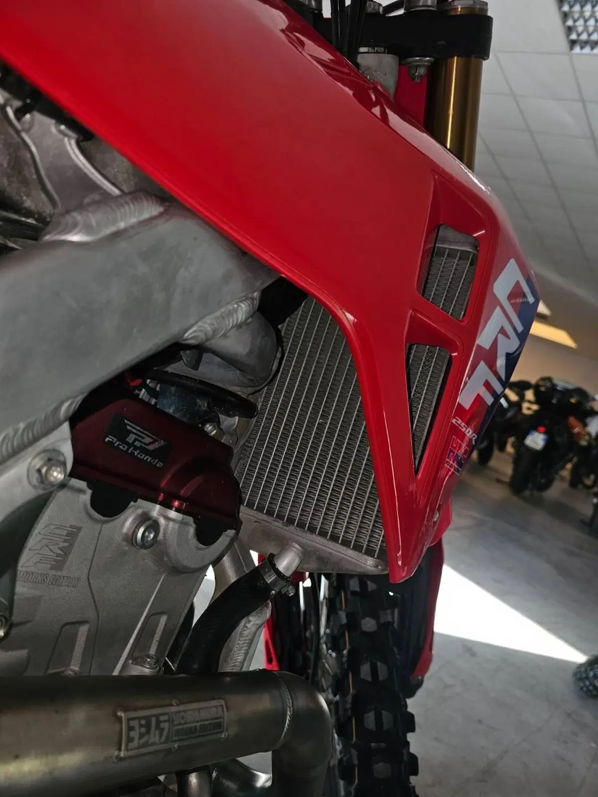 Honda CRF 250R WE (2026) (3)