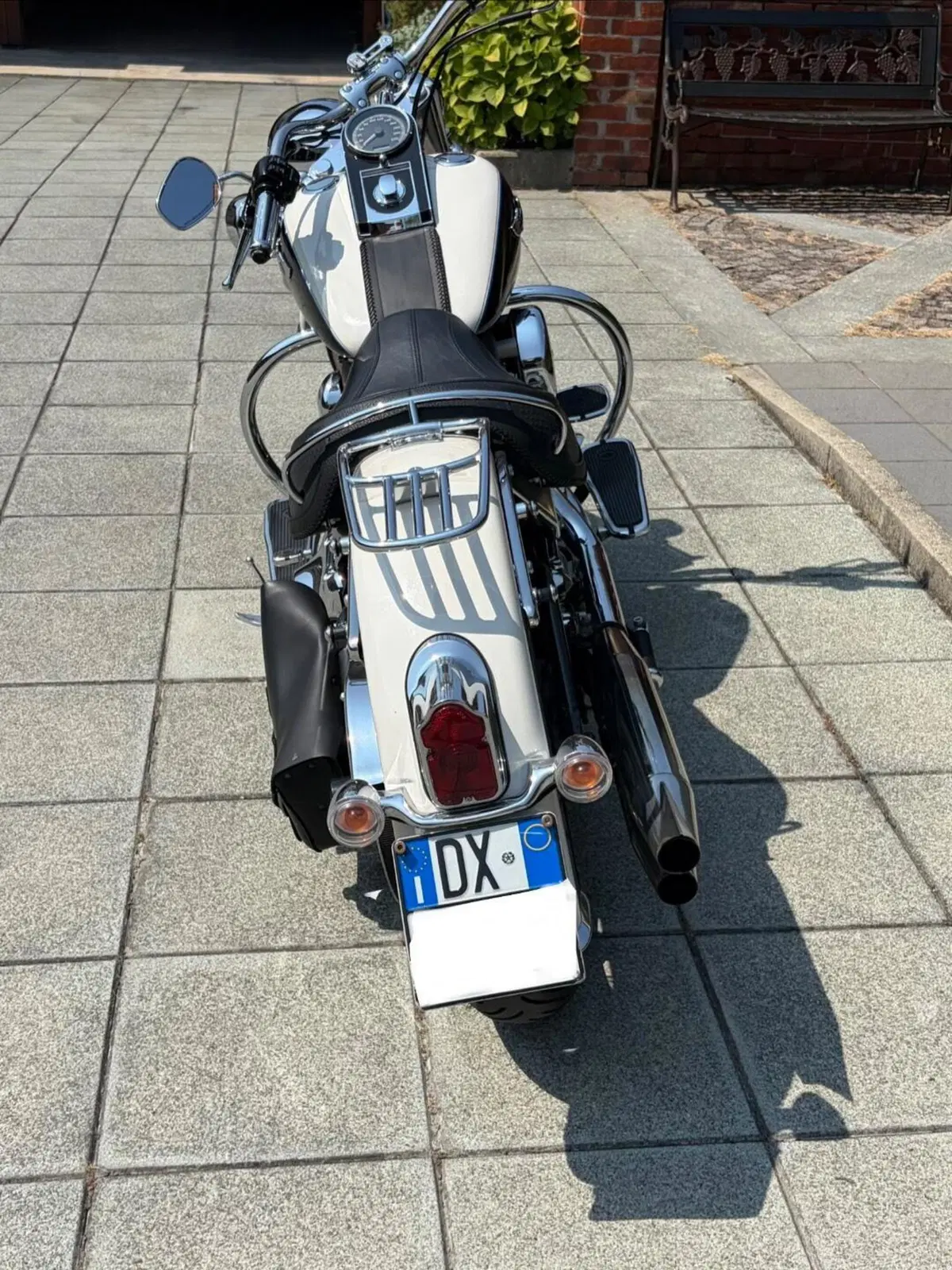 Harley-Davidson 1690 Deluxe ABS (2011 - 16) - FLSTN (6)