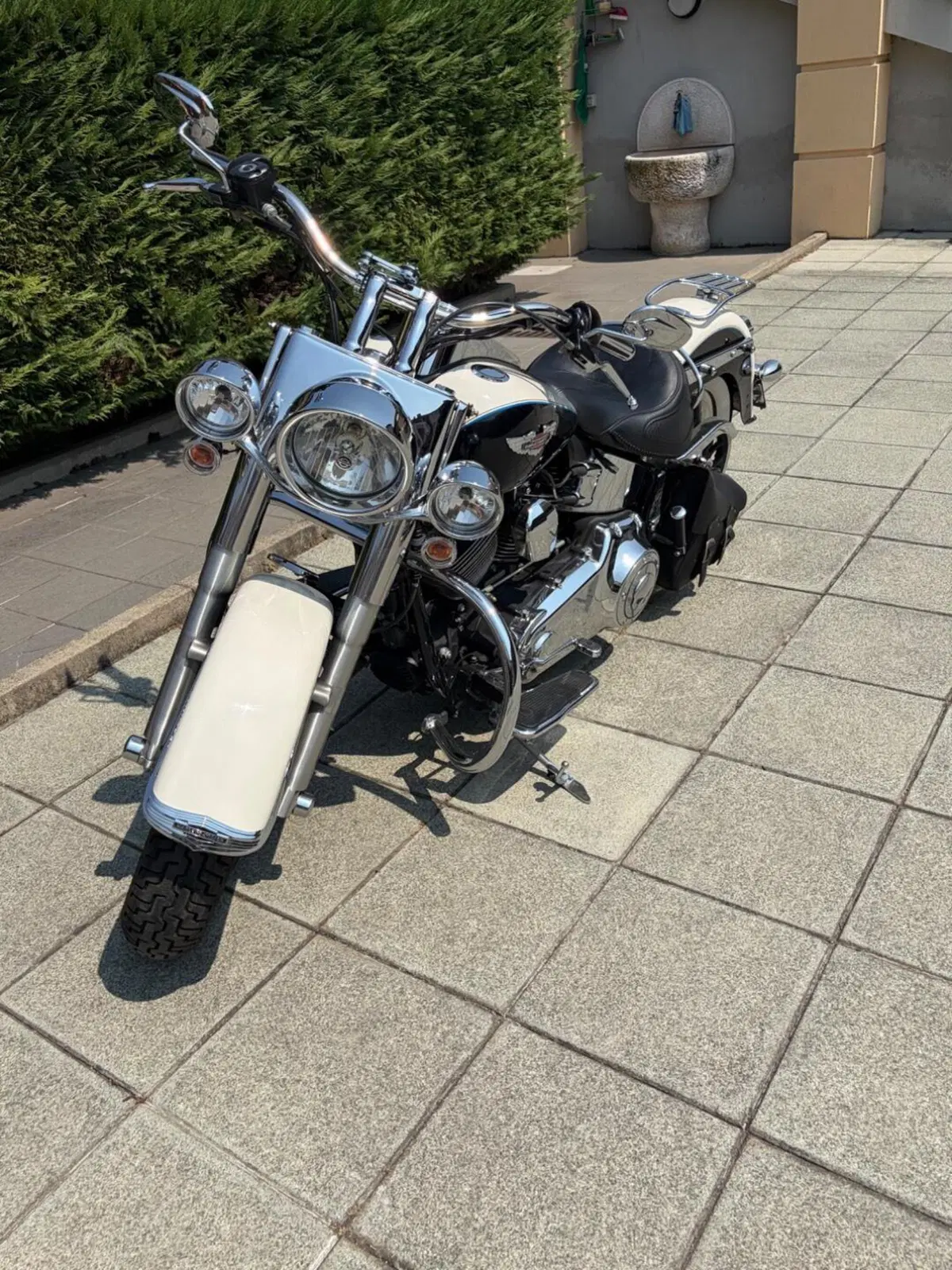 Harley-Davidson 1690 Deluxe ABS (2011 - 16) - FLSTN (2)