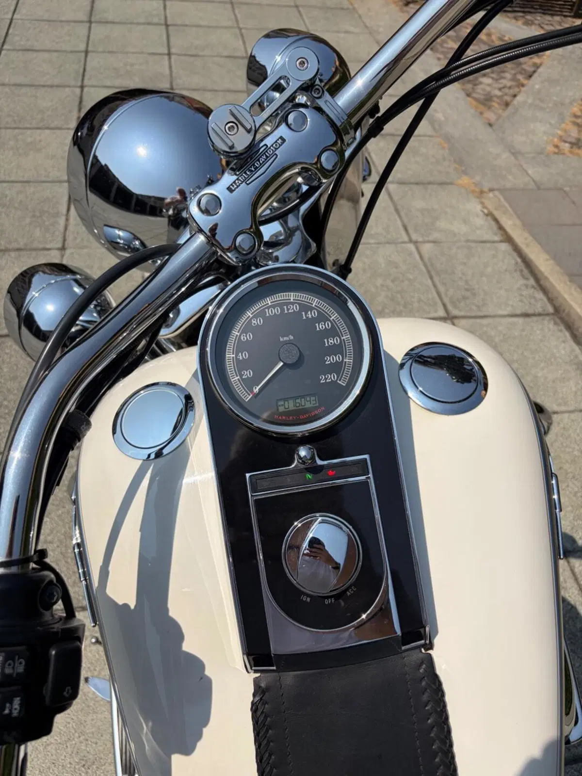 Harley-Davidson 1690 Deluxe ABS (2011 - 16) - FLSTN (8)