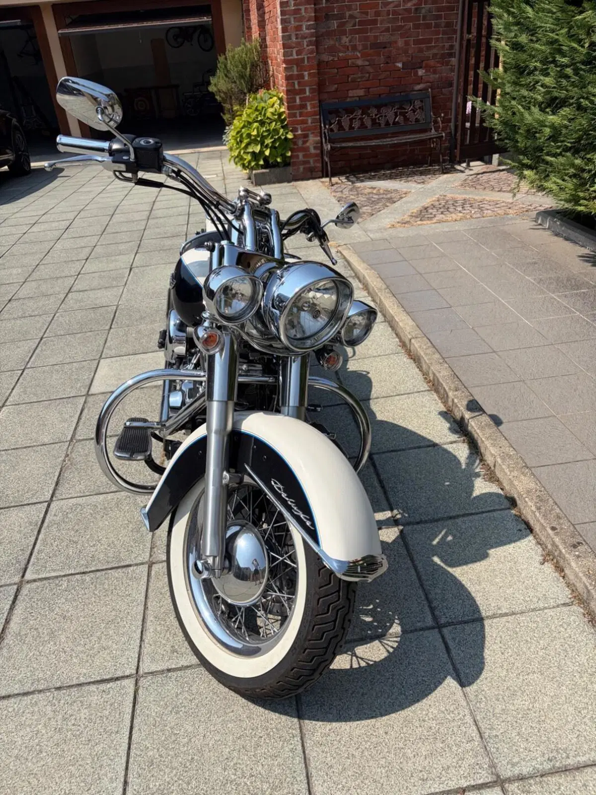 Harley-Davidson 1690 Deluxe ABS (2011 - 16) - FLSTN (9)
