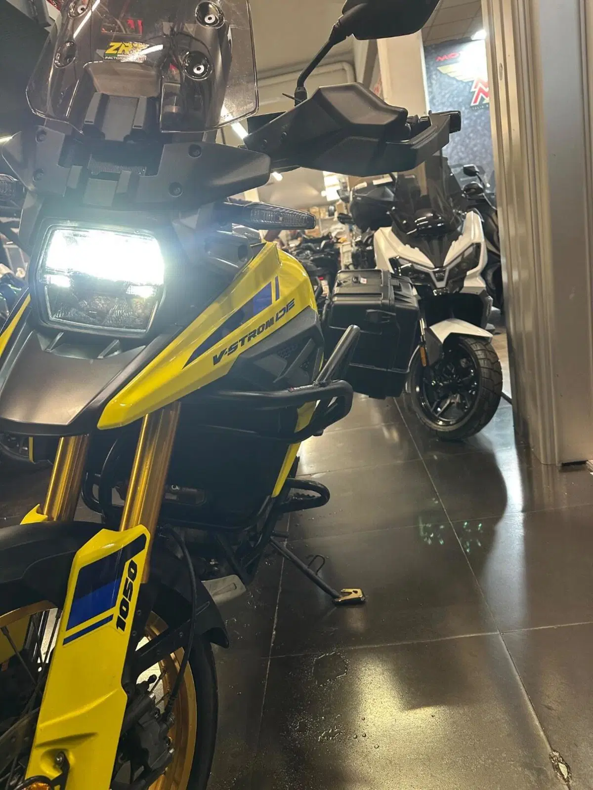 Suzuki V-Strom 1050DE (2023 - 24) (13)