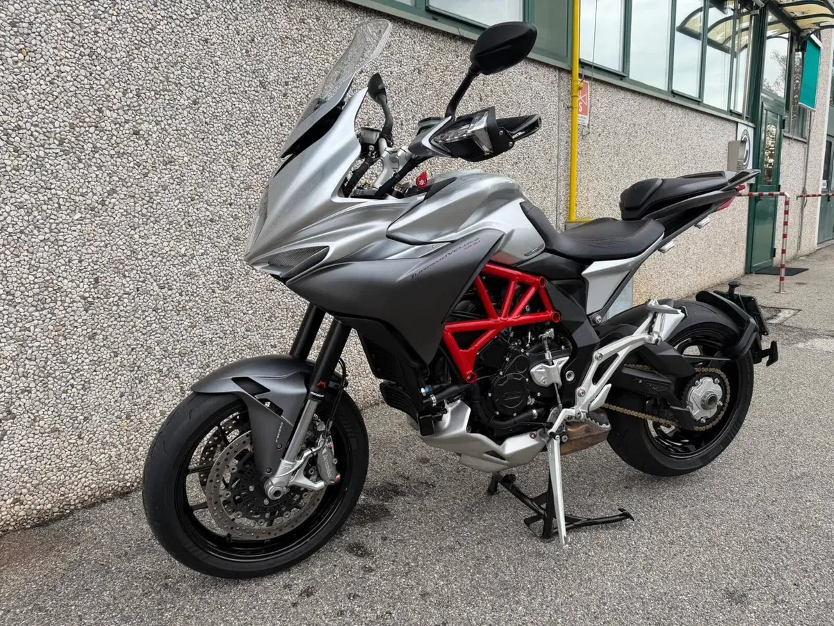 MV Agusta Turismo Veloce 800 (2017 - 19) (2)