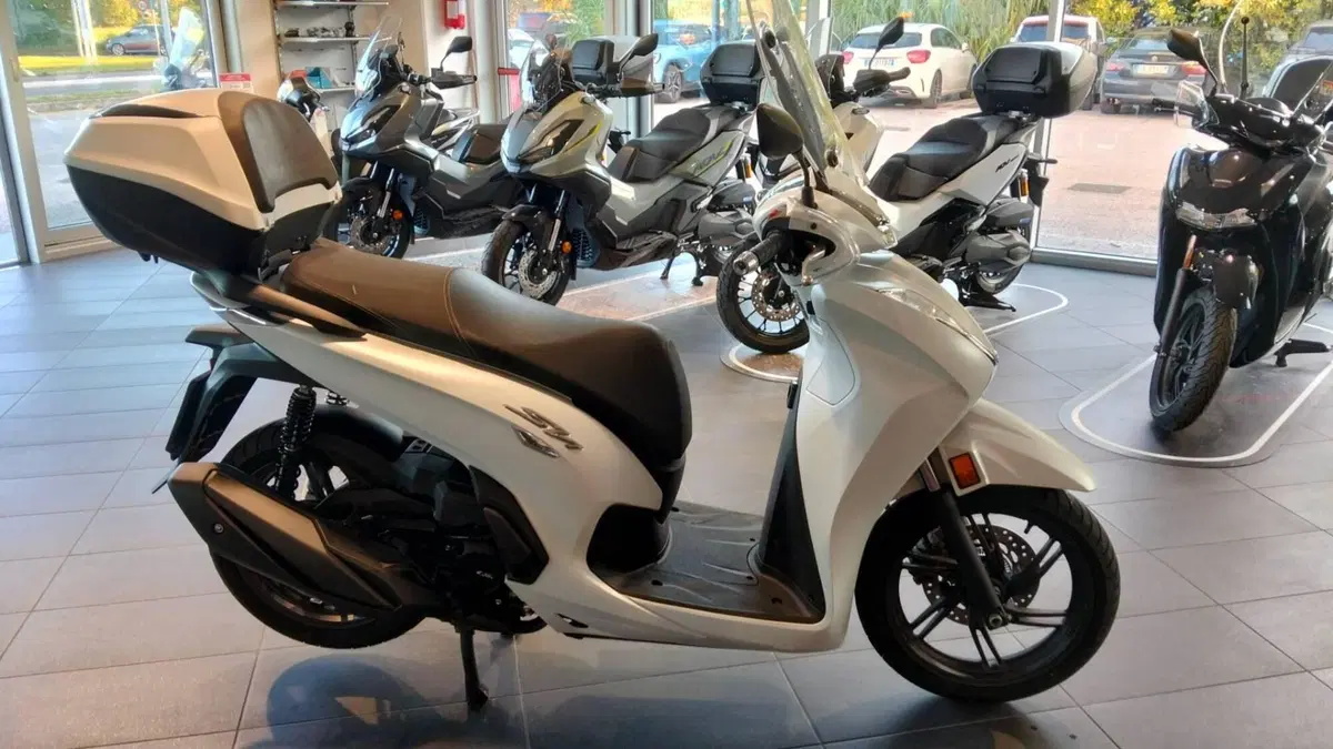 Honda SH 350 (2021 - 24) (2)