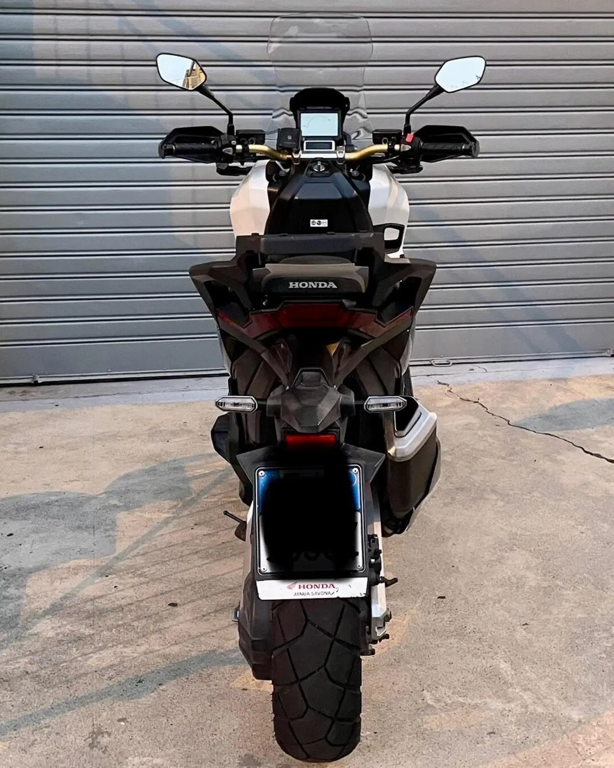 Honda X-ADV 750 (2017) (2)