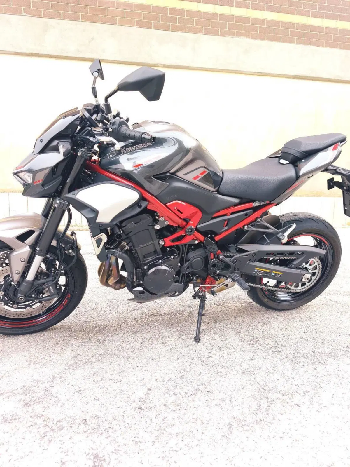 Kawasaki Z 900 (2025 - 27) (5)