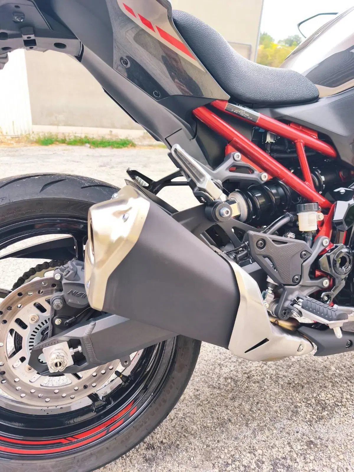 Kawasaki Z 900 (2025 - 27) (14)