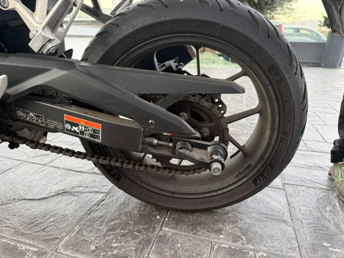 Honda CB 500 Hornet (2024 - 25) (4)