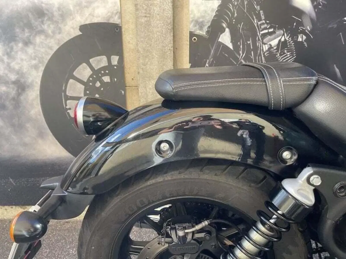 Royal Enfield Super Meteor 650 (2023 - 26) (3)