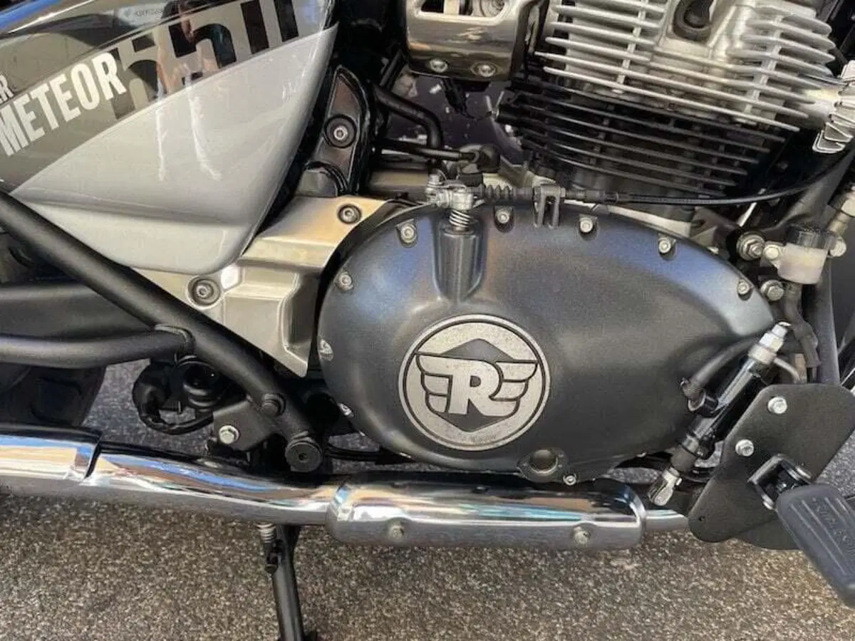 Royal Enfield Super Meteor 650 (2023 - 26) (6)