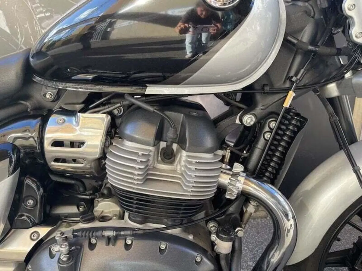 Royal Enfield Super Meteor 650 (2023 - 26) (7)