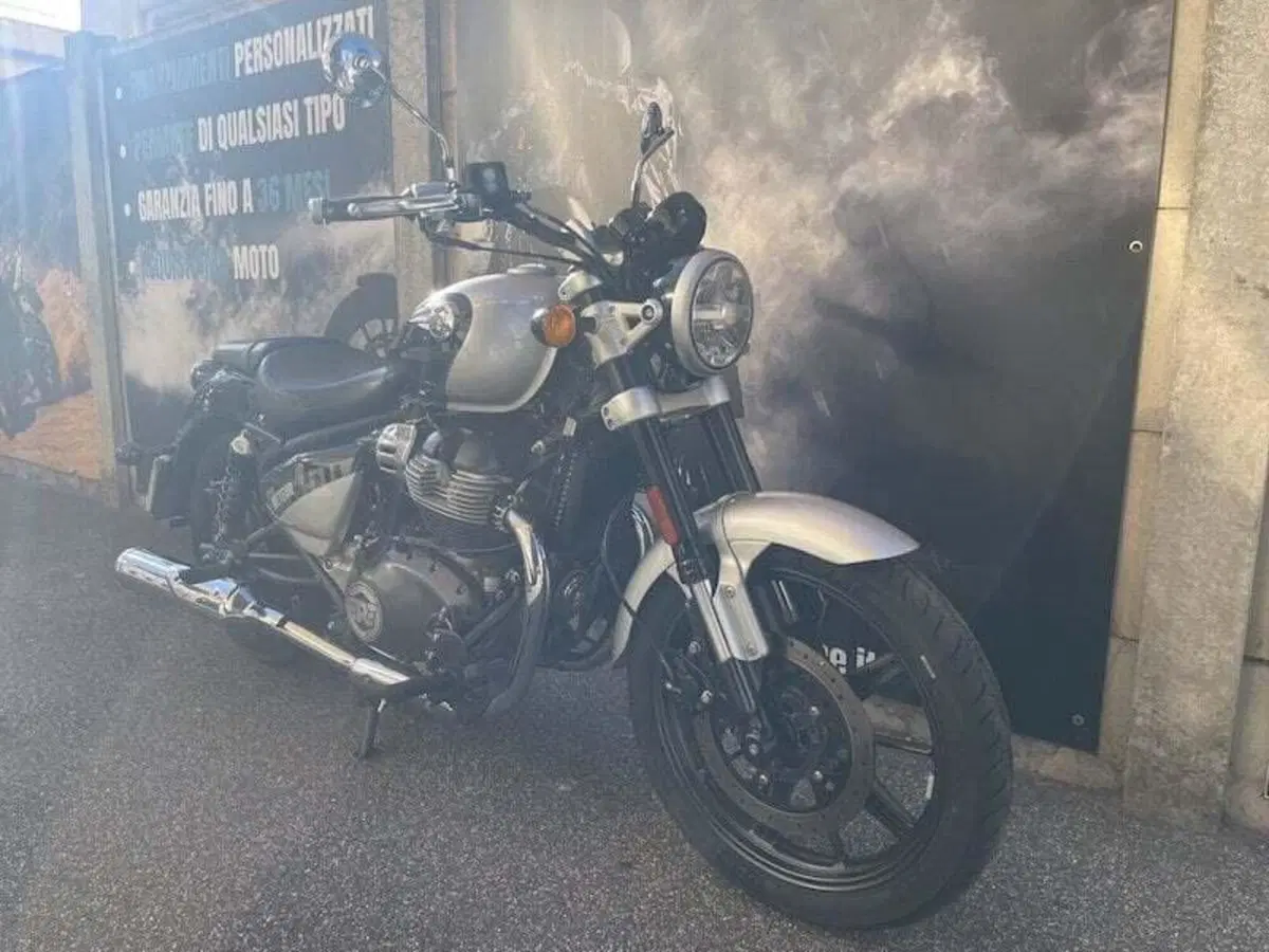 Royal Enfield Super Meteor 650 (2023 - 26) (11)