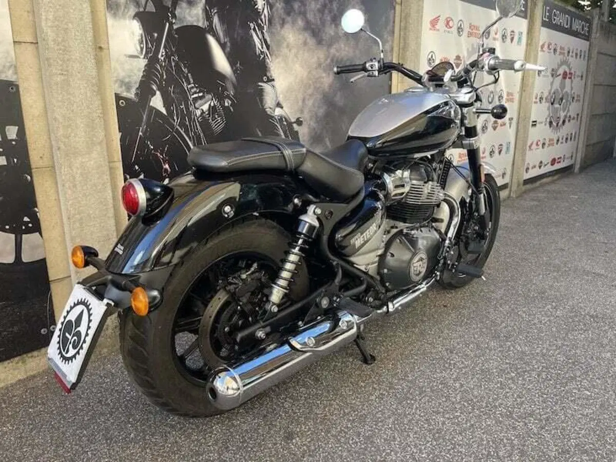 Royal Enfield Super Meteor 650 (2023 - 26) (12)