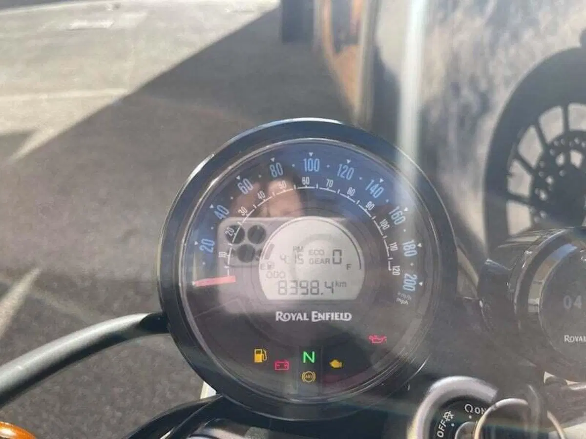 Royal Enfield Super Meteor 650 (2023 - 26) (18)