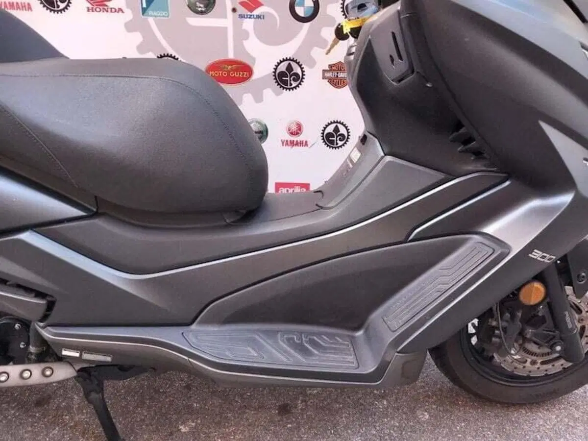 Kymco X-Town 300i City (2020) (4)
