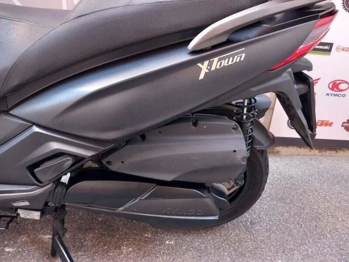Kymco X-Town 300i City (2020) (20)