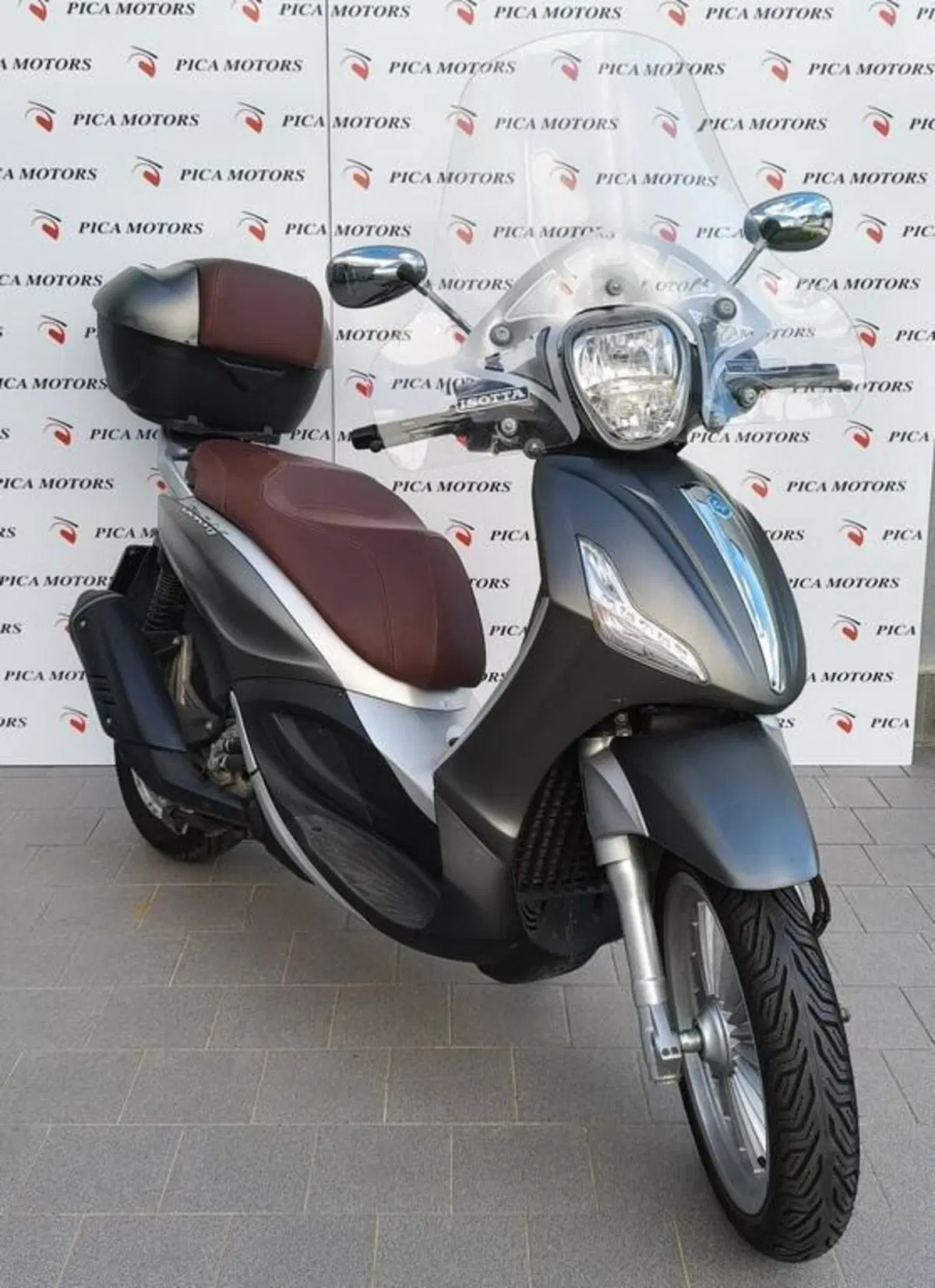 Piaggio Beverly 300 i.e. Police ABS-ASR (2017 - 20) (3)