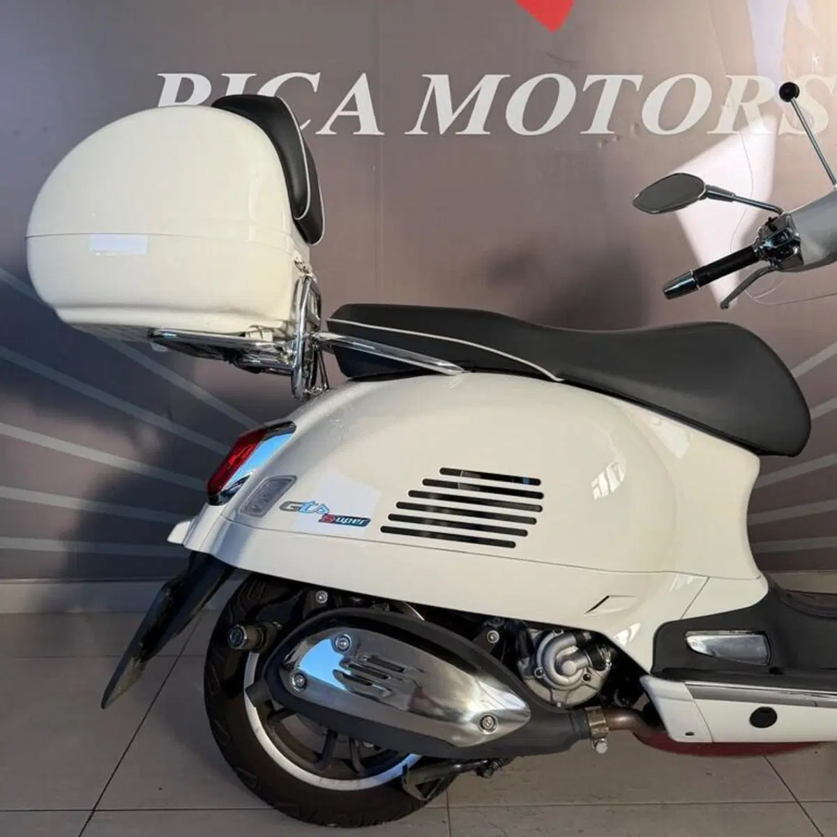 Vespa GTS 300 Super (2023 - 24) (2)