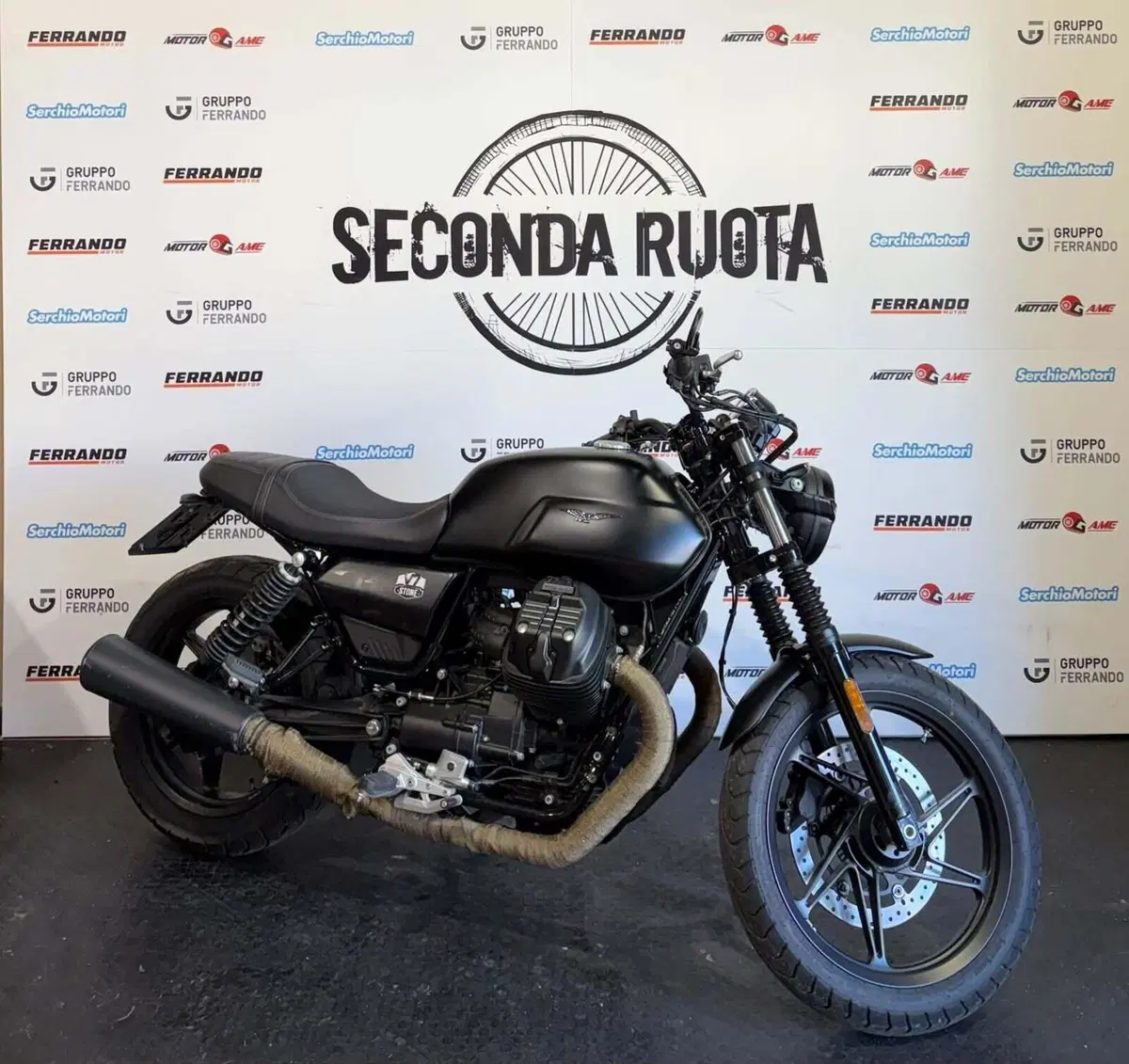 Moto Guzzi V7 Stone (2021 - 24) (4)
