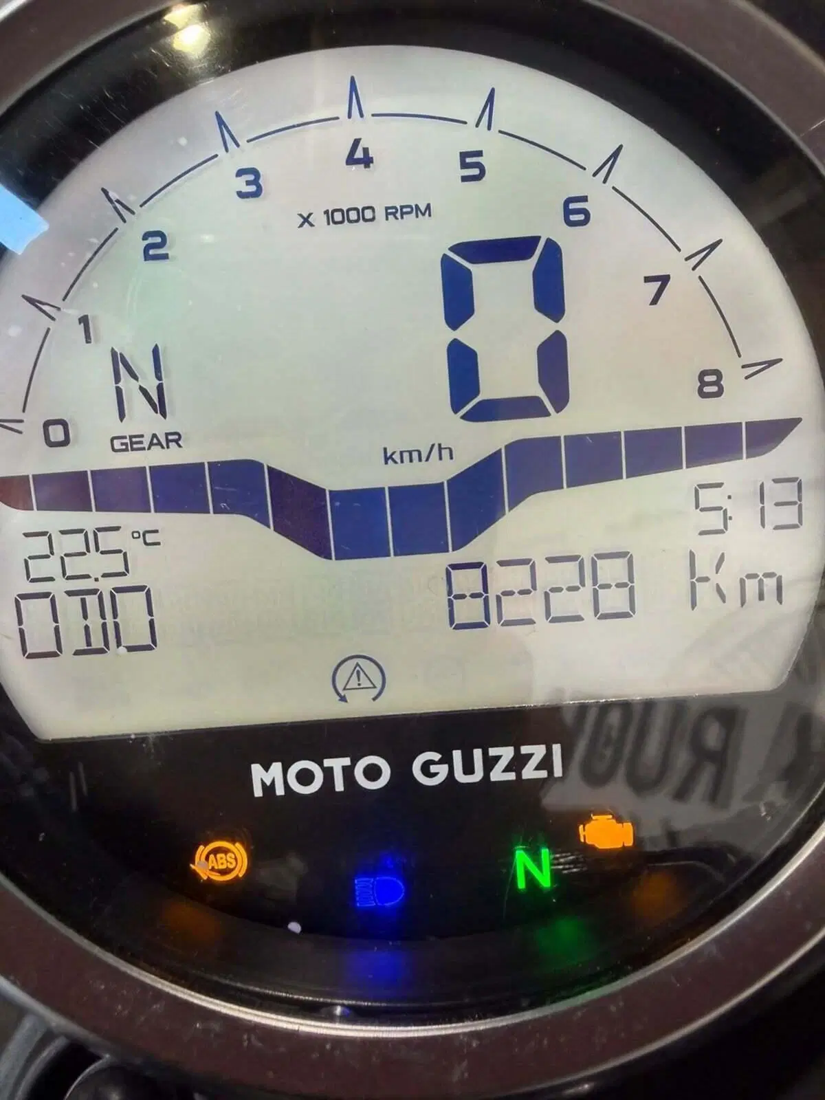 Moto Guzzi V7 Stone (2021 - 24) (5)