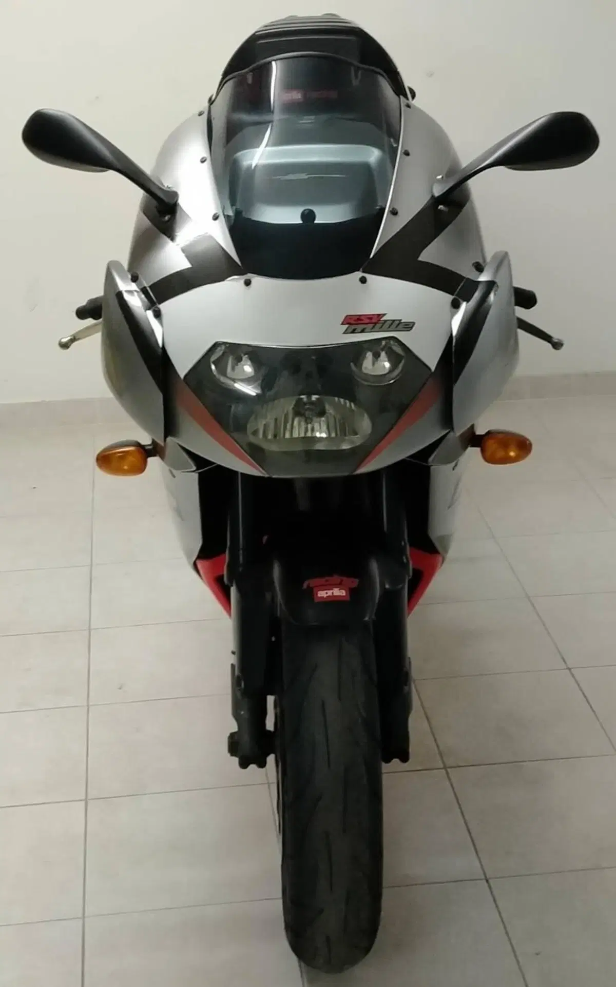 Aprilia RSV 1000 (2002) (5)