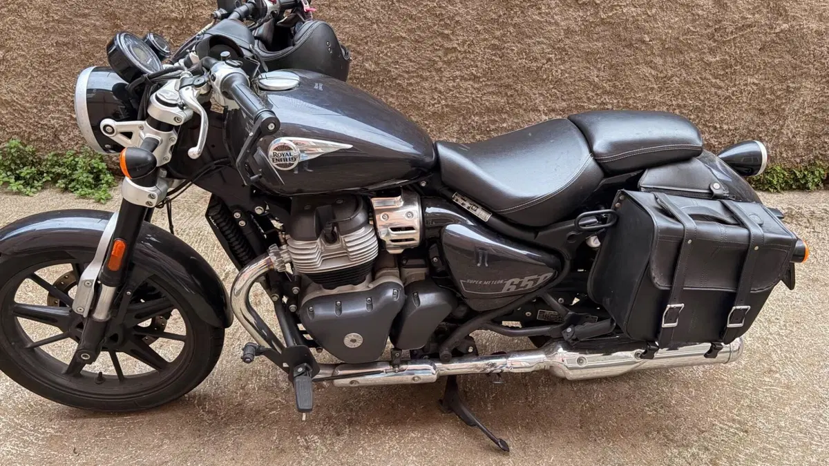 Royal Enfield Super Meteor 650 (2023 - 26) (5)