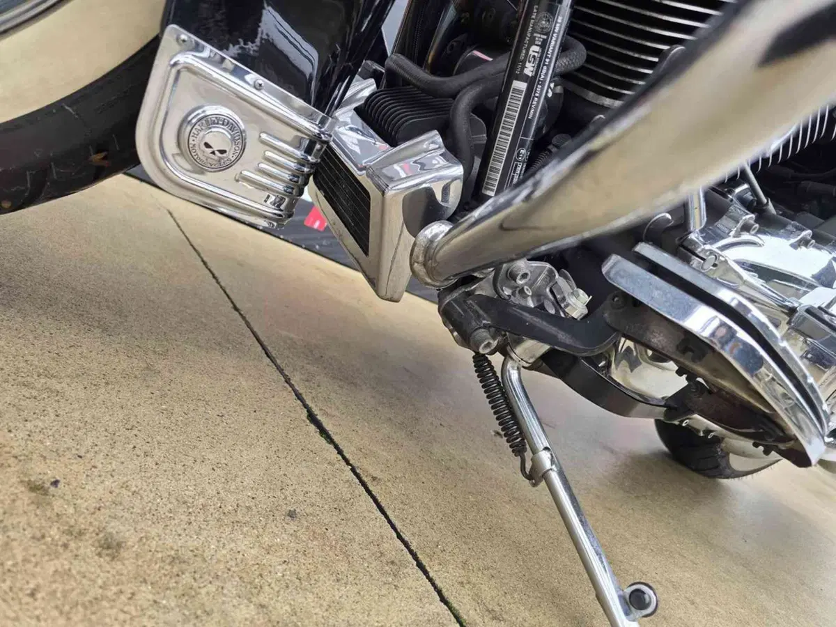 Harley-Davidson 103 Road King Classic (2011 - 13) - FLHRC (15)