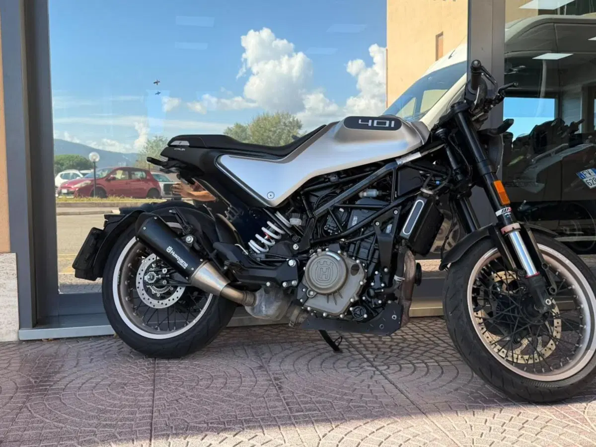 Husqvarna Svartpilen 401 (2021 - 23) (3)