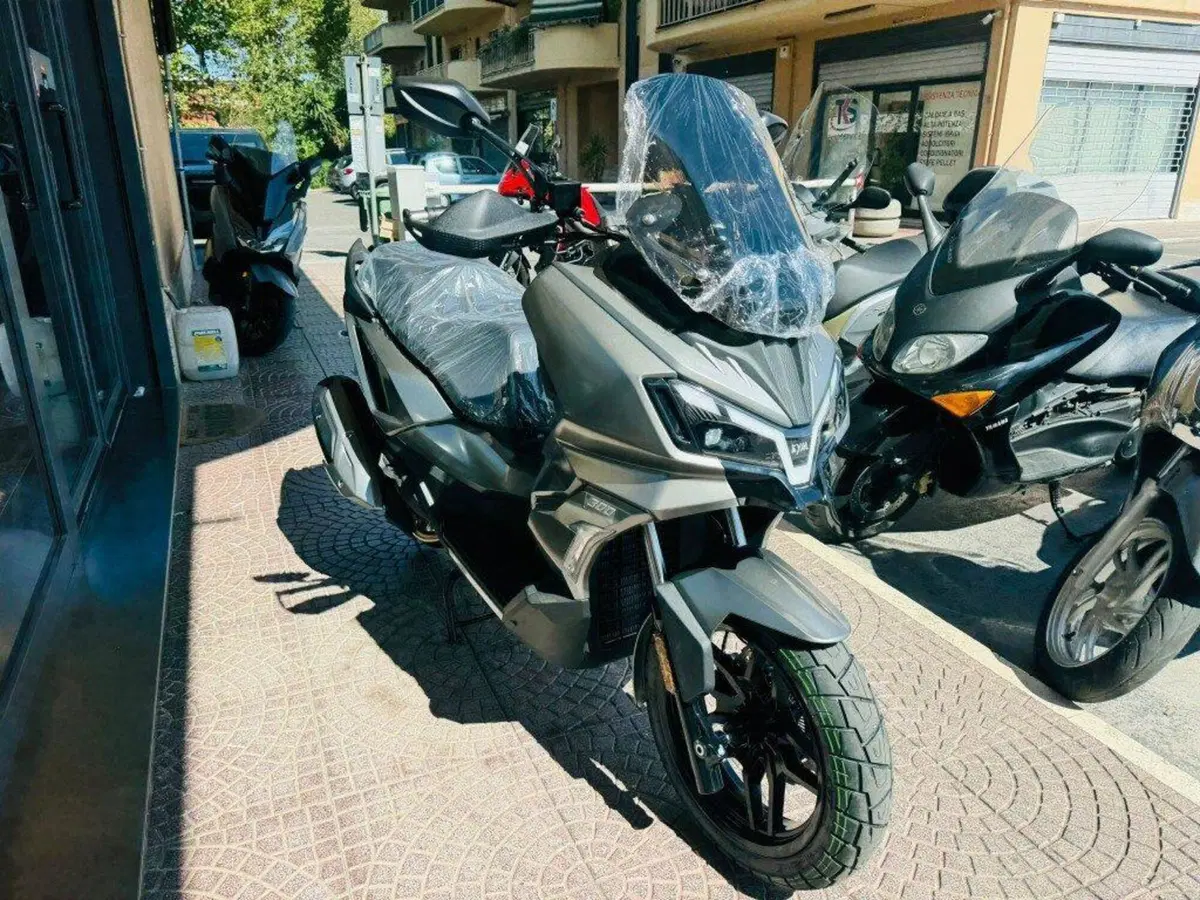 Sym ADX 300 (2024 - 26) (2)