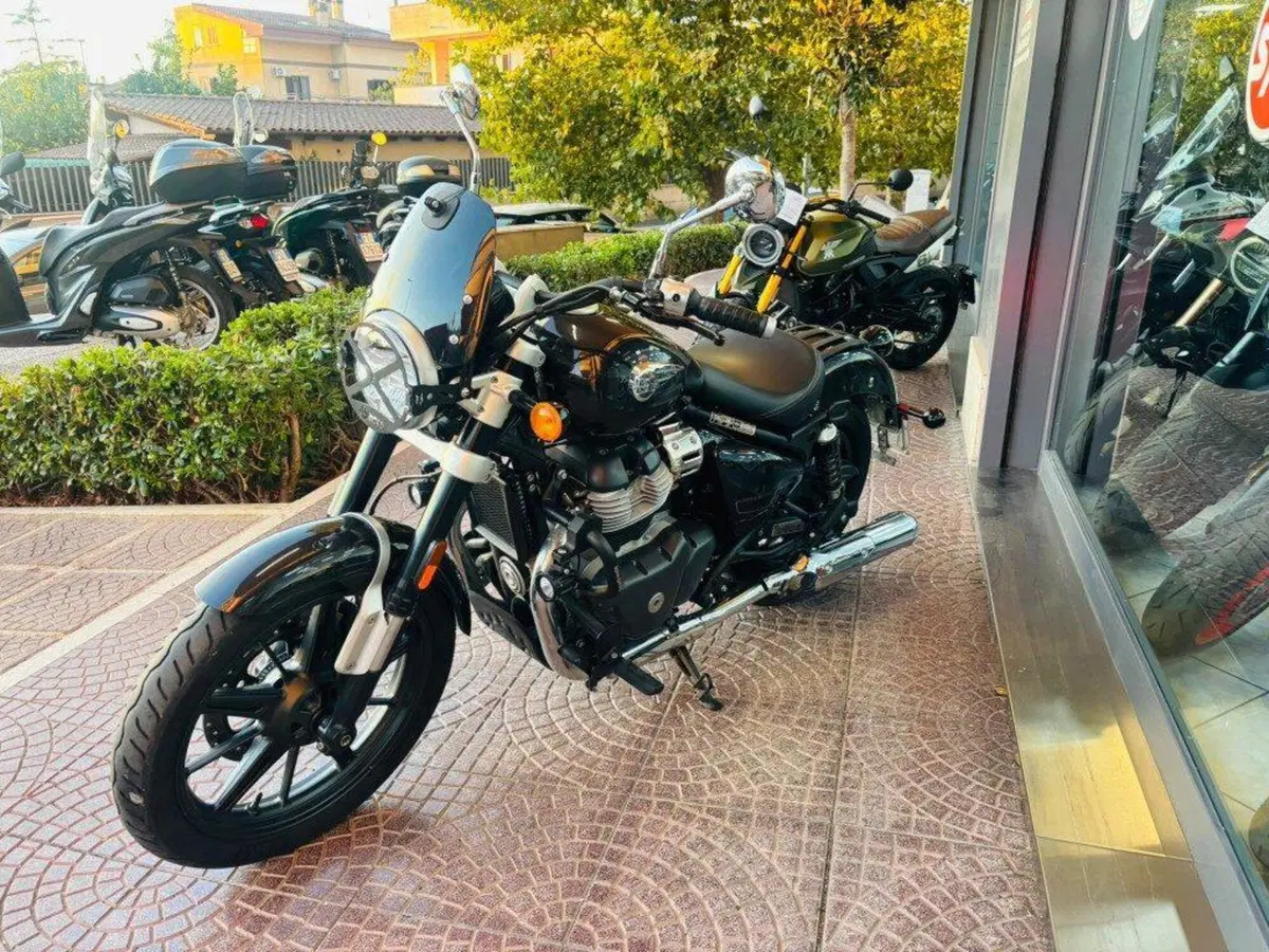 Royal Enfield Super Meteor 650 (2023 - 26) (10)