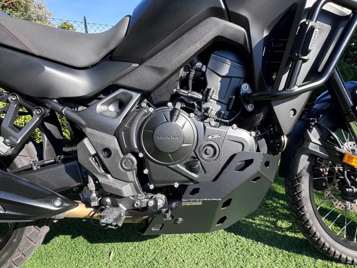 Honda Transalp XL750 (2023 - 24) (7)