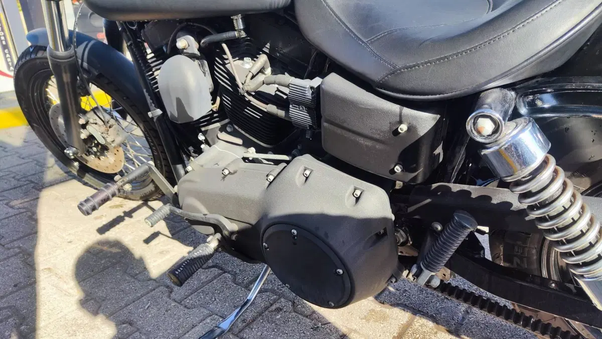 Harley-Davidson 1584 Street Bob (2008 - 15) - FXDB (3)