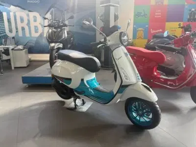Vespa Primavera 125 Color Vibe (2023 - 24) usata