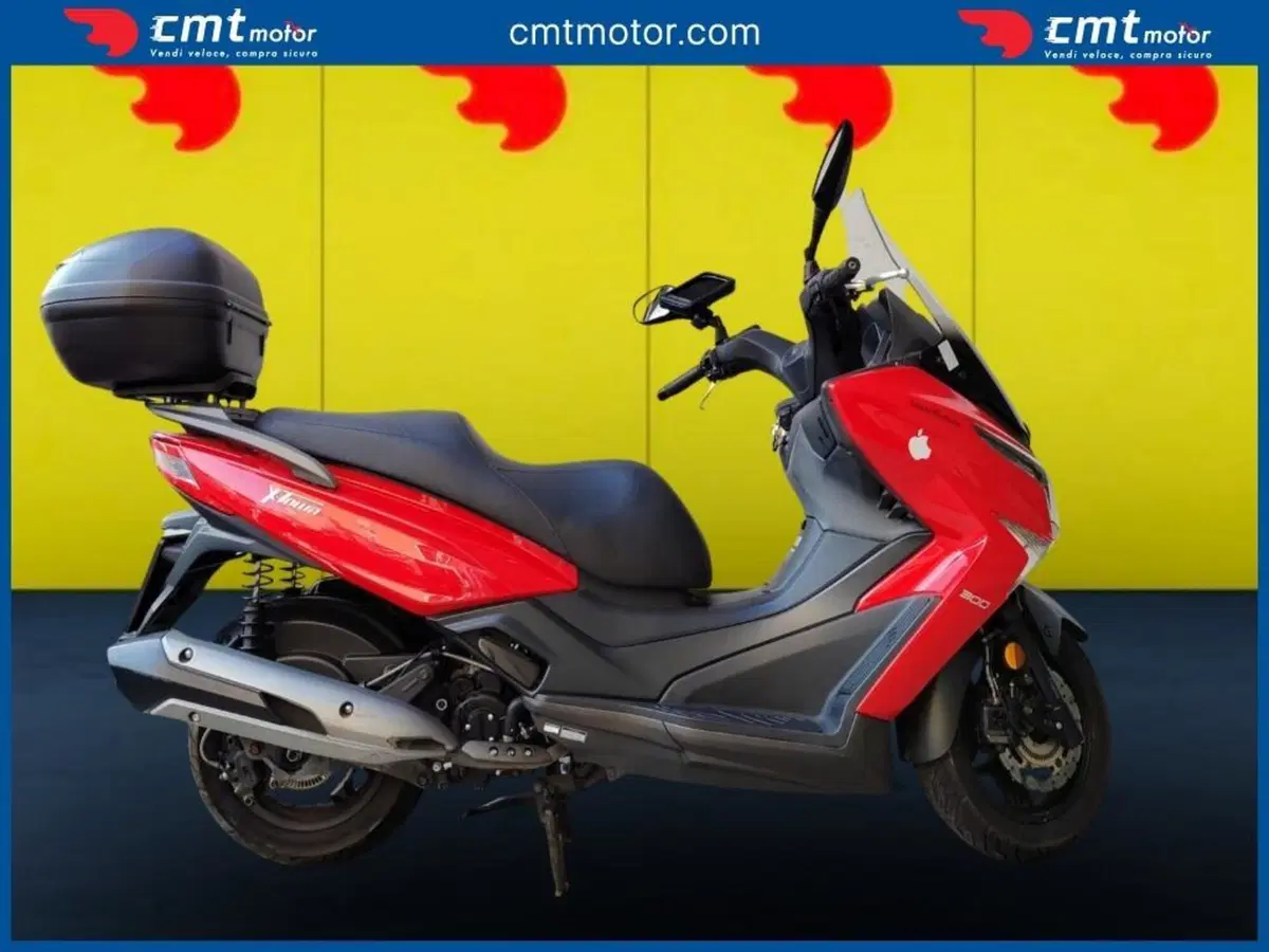 Kymco X-Town 300i ABS (2016 - 20) (3)