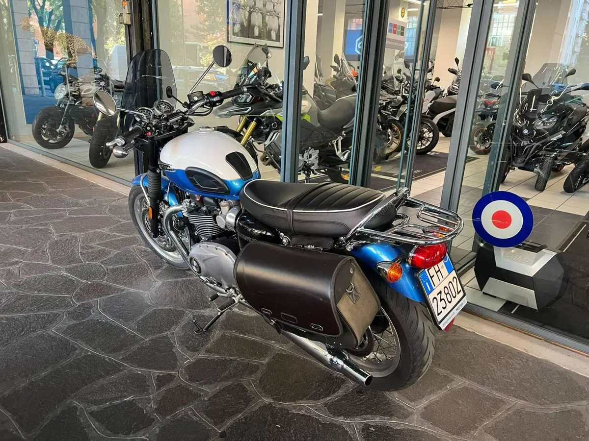 Triumph Bonneville T120 (2021 - 25) (3)