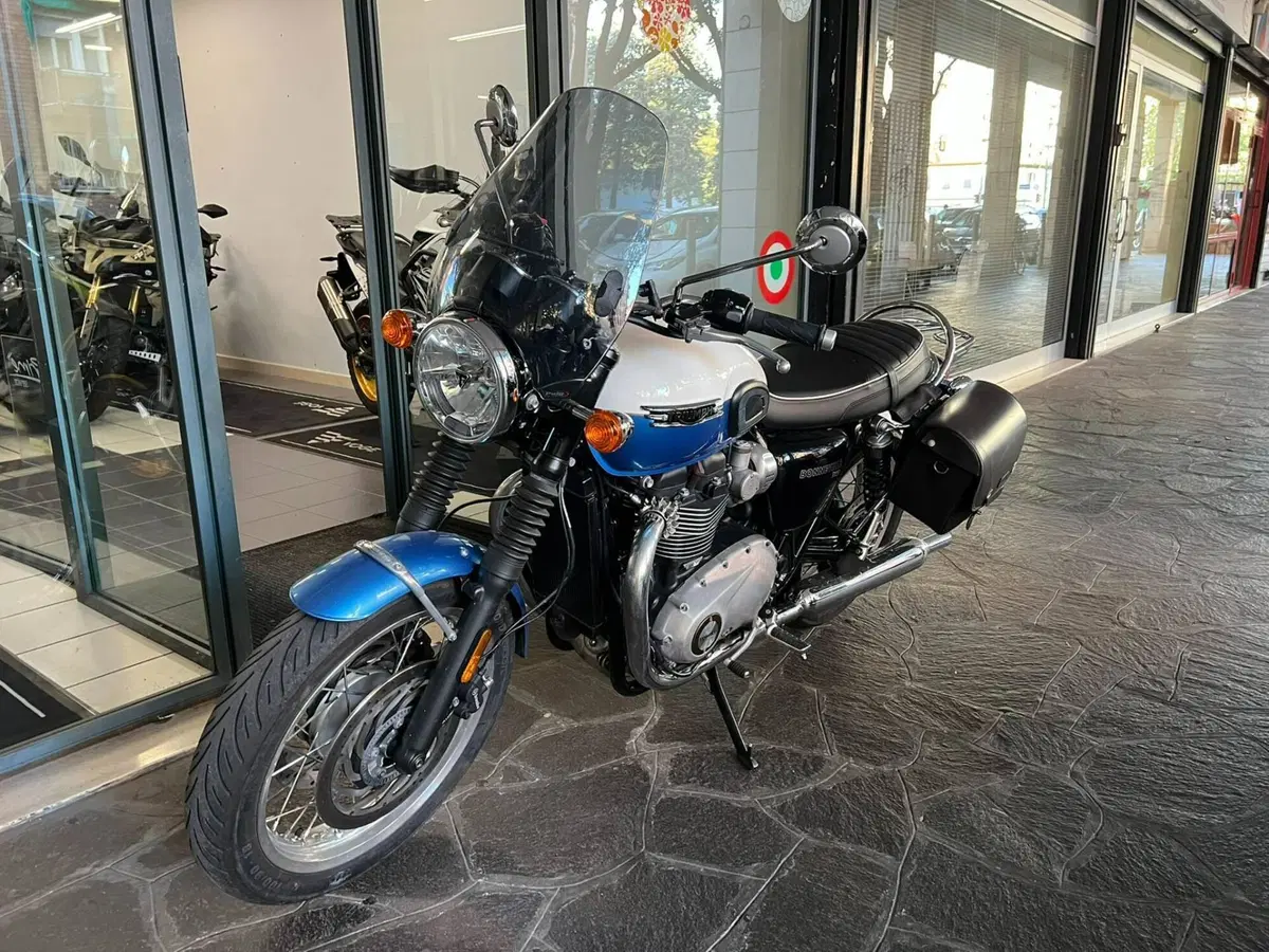 Triumph Bonneville T120 (2021 - 25) (2)